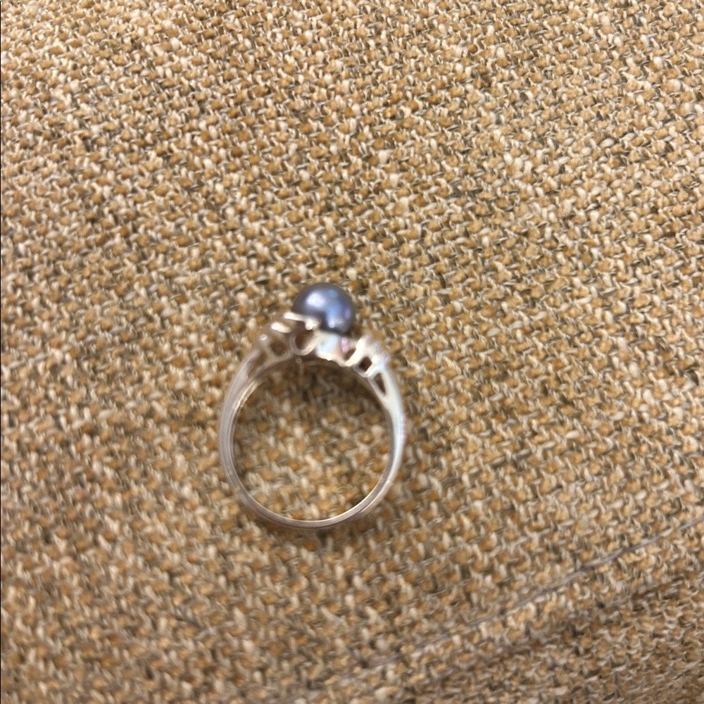 14 KT Gold and Black Pearl Ring - Picture 3 of 5